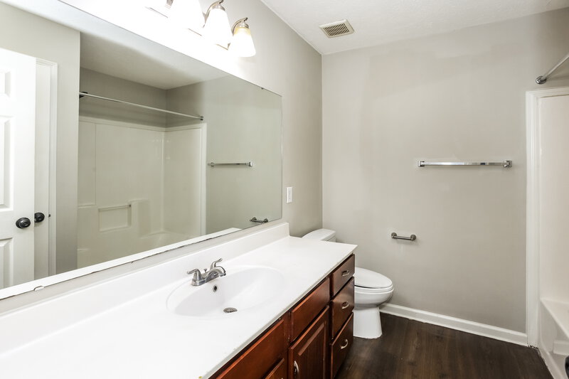 2,500/Mo, 12005 Gatwick View Dr Fishers, IN 46037 Bathroom View