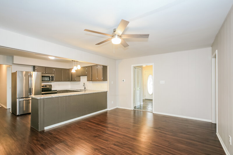 2,685/Mo, 5910 Rahke Rd Indianapolis, IN 46217 Dining Room View