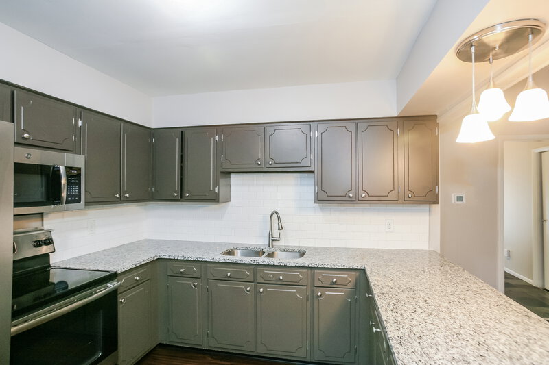 2,685/Mo, 5910 Rahke Rd Indianapolis, IN 46217 Kitchen View