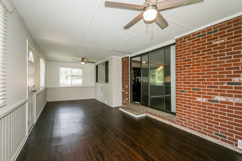 1,920/Mo, 5910 Rahke Rd Indianapolis, IN 46217 Sun Room View