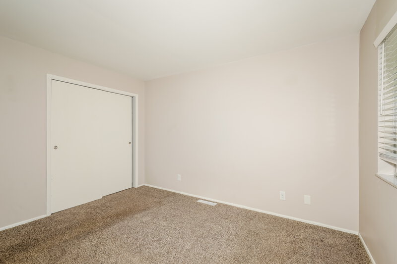 1,920/Mo, 5910 Rahke Rd Indianapolis, IN 46217 Main Bedroom View 2