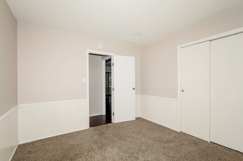 1,920/Mo, 5910 Rahke Rd Indianapolis, IN 46217 Bedroom View