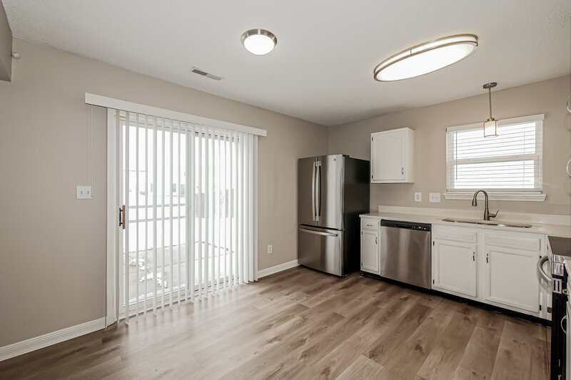 1,825/Mo, 8039 Corktree Dr Indianapolis, IN 46239 Kitchen View