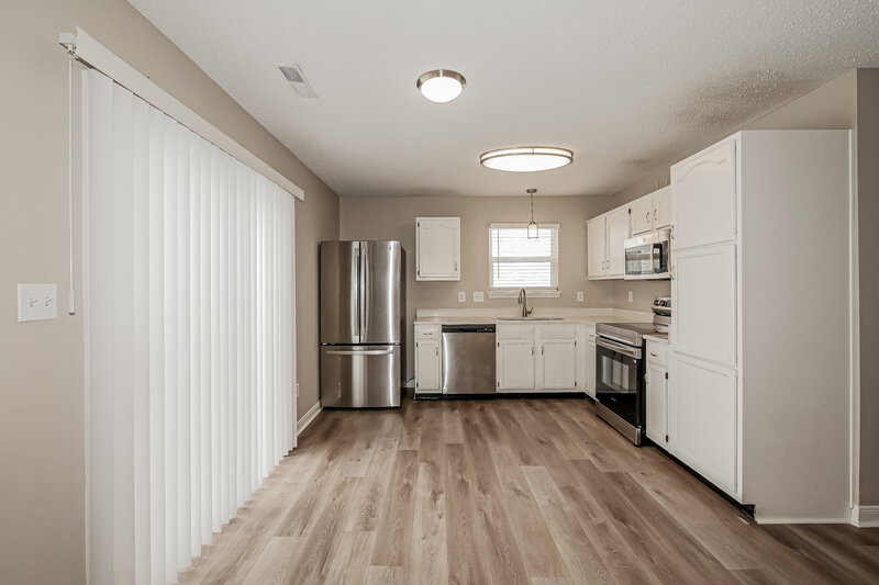 1,825/Mo, 8039 Corktree Dr Indianapolis, IN 46239 Kitchen View 2