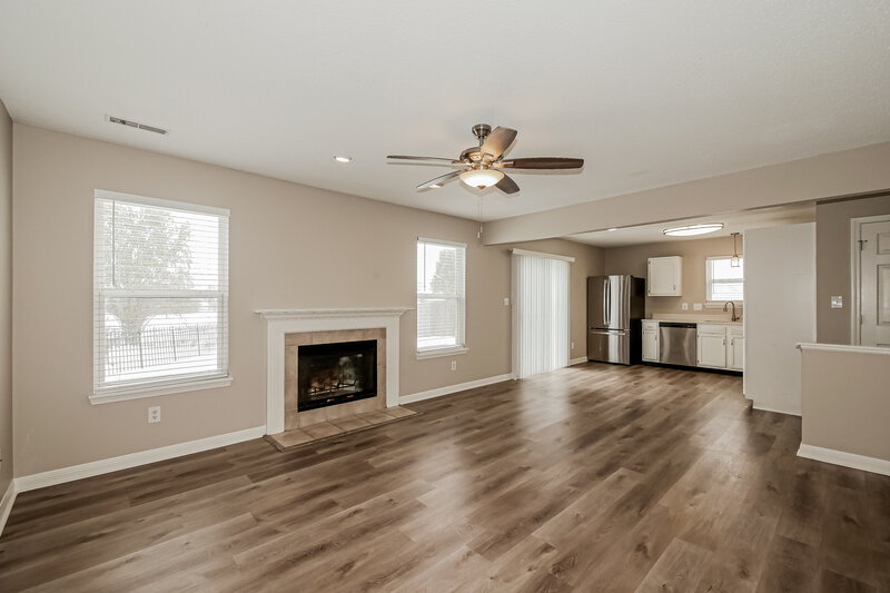 1,825/Mo, 8039 Corktree Dr Indianapolis, IN 46239 Family Room View 2