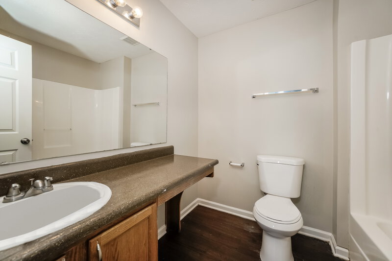 3,080/Mo, 5432 Hammock Glen Dr Indianapolis, IN 46235 Bathroom View