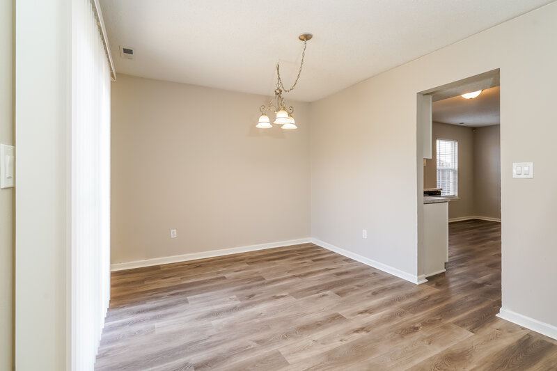 2,850/Mo, 5714 Dollar Run Lane Indianapolis, IN 46221 Dining Room View