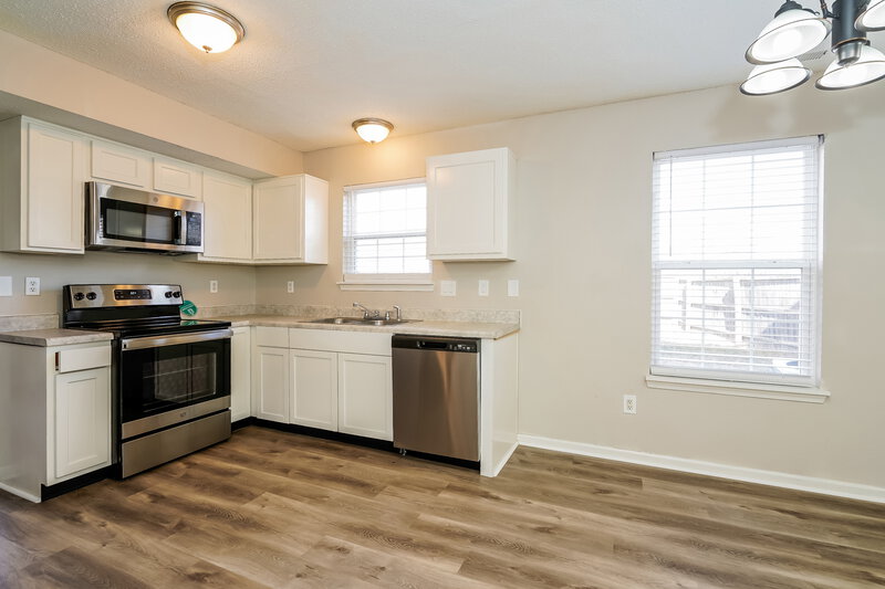 2,850/Mo, 5714 Dollar Run Lane Indianapolis, IN 46221 Kitchen View