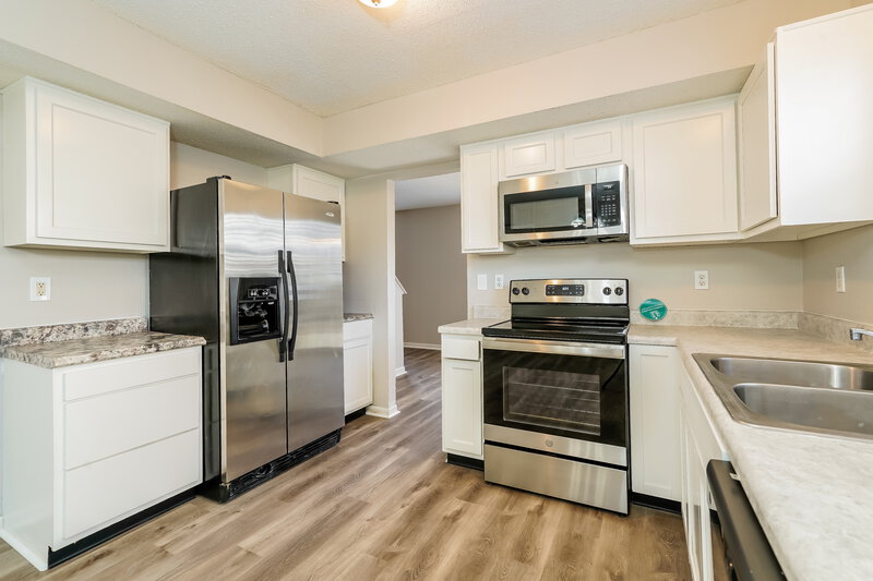 2,850/Mo, 5714 Dollar Run Lane Indianapolis, IN 46221 Kitchen View 2