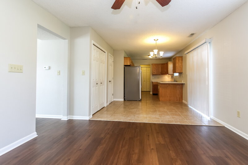 2,640/Mo, 19166 Strand Ct Noblesville, IN 46060 Kitchen View 2