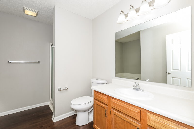 1,935/Mo, 19166 Strand Ct Noblesville, IN 46060 Main Bathroom View
