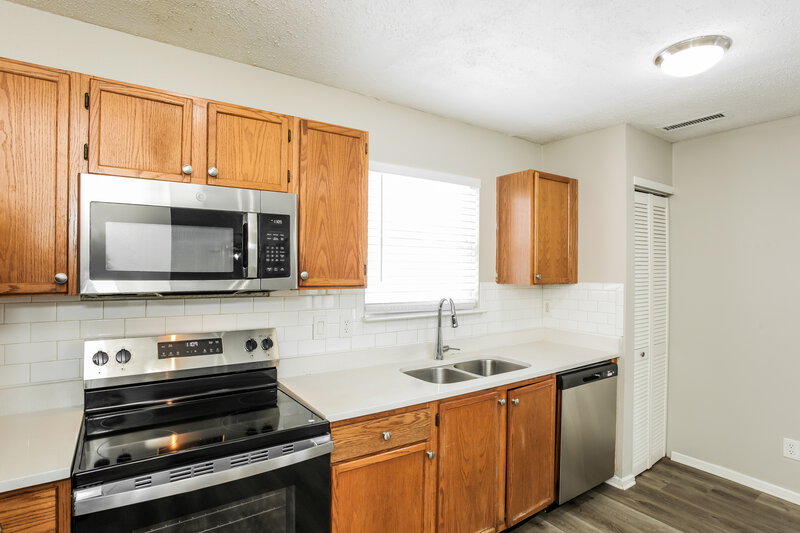 1,745/Mo, 9117 Cherry Grove Ct Camby, IN 46113 Kitchen View 2