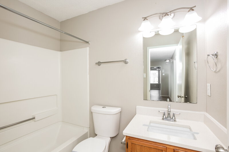 1,745/Mo, 9117 Cherry Grove Ct Camby, IN 46113 Bathroom View