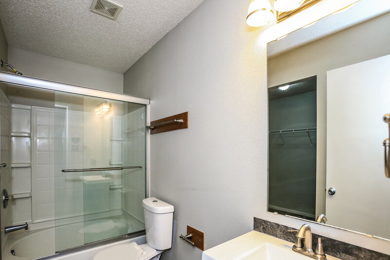 1,800/Mo, 14428 Black Farm Dr Noblesville, IN 46060 Main Bedroom View