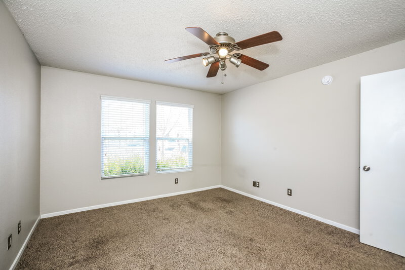 1,800/Mo, 14428 Black Farm Dr Noblesville, IN 46060 Main Bedroom View 2