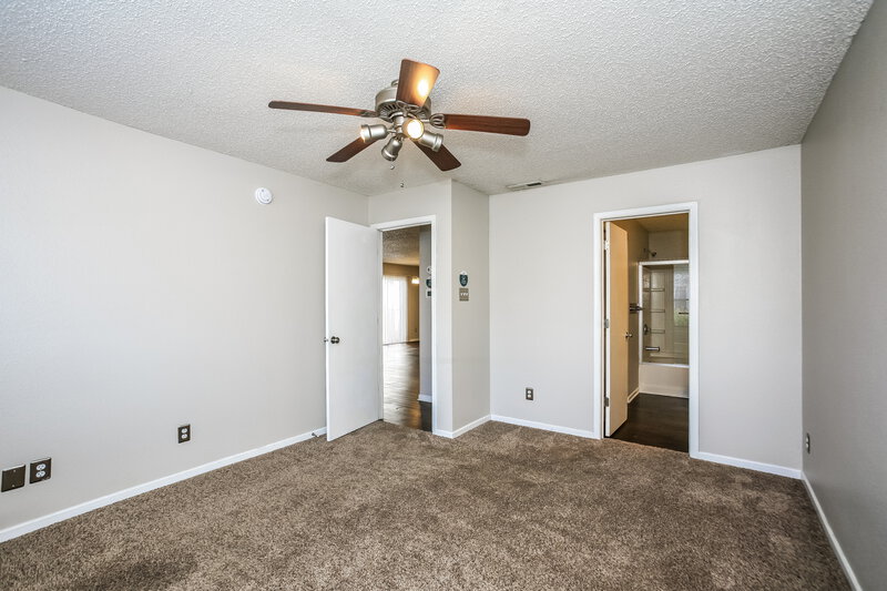 1,800/Mo, 14428 Black Farm Dr Noblesville, IN 46060 Main Bedroom View 3