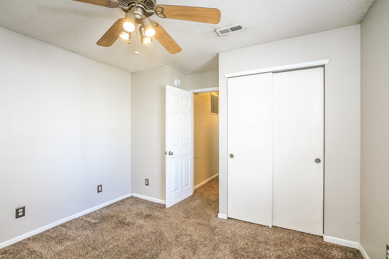 1,800/Mo, 14428 Black Farm Dr Noblesville, IN 46060 Bedroom View