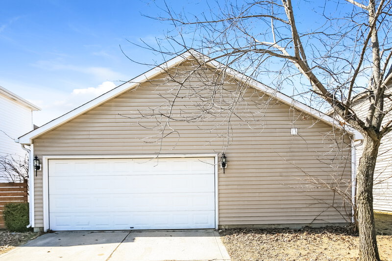 1,800/Mo, 14428 Black Farm Dr Noblesville, IN 46060 Garage View