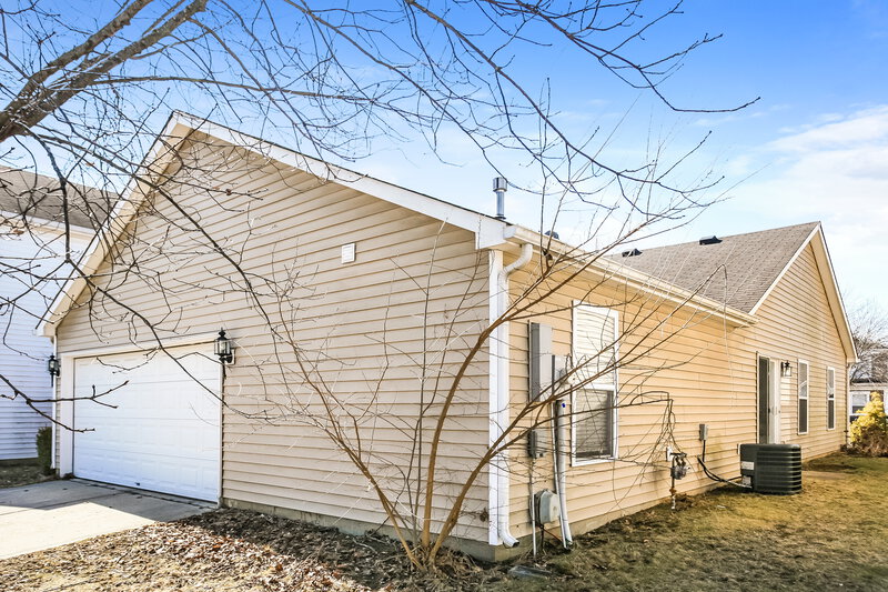 1,800/Mo, 14428 Black Farm Dr Noblesville, IN 46060 Rear View