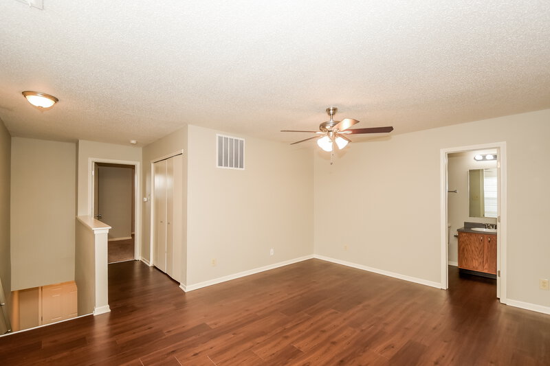 2,460/Mo, 941 Ravine Dr Franklin, IN 46131 Loft View