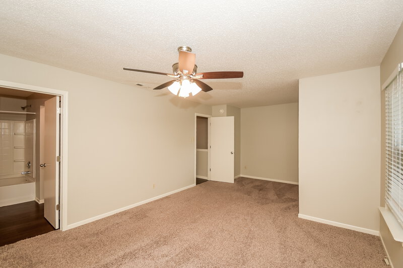 2,460/Mo, 941 Ravine Dr Franklin, IN 46131 Main Bedroom View 2
