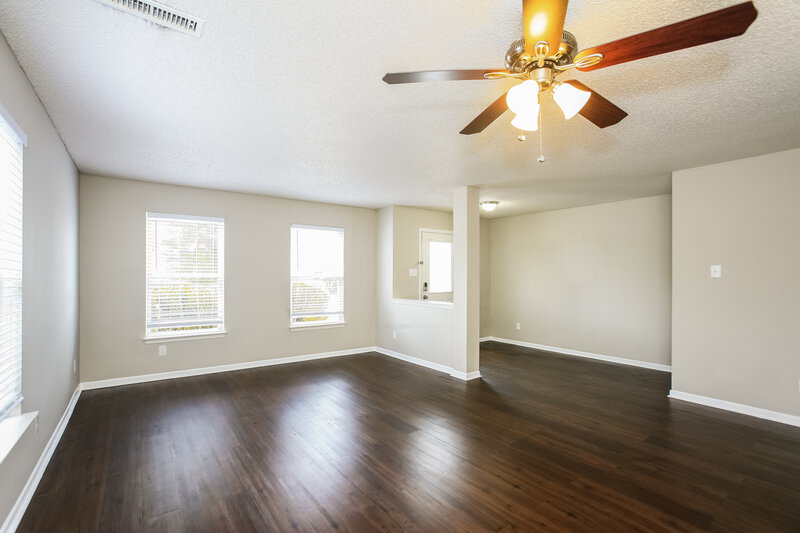 1,990/Mo, 10214 Yosemite Ln Indianapolis, IN 46234 Living Room View 2