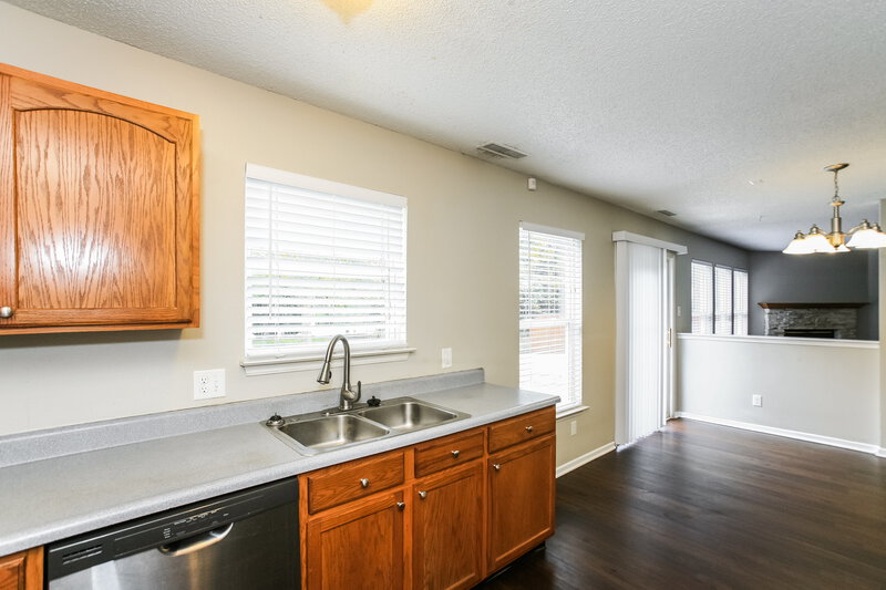 1,990/Mo, 10214 Yosemite Ln Indianapolis, IN 46234 Kitchen View