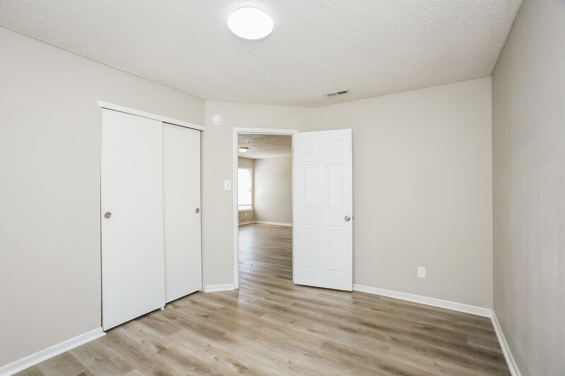 1,990/Mo, 10214 Yosemite Ln Indianapolis, IN 46234 Bedroom View 4