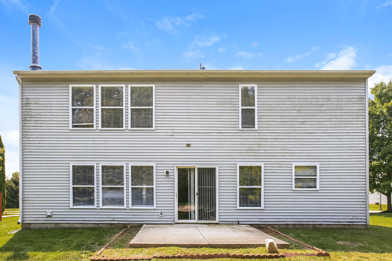 1,990/Mo, 10214 Yosemite Ln Indianapolis, IN 46234 Rear View 2