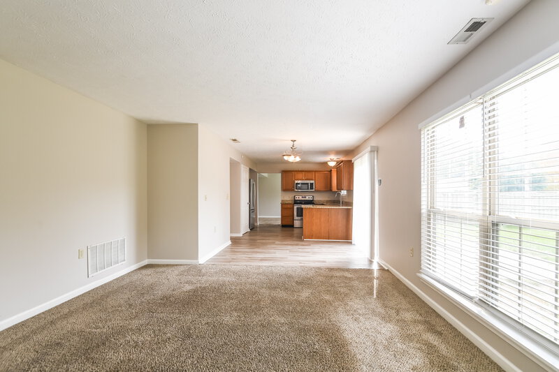 1,900/Mo, 4522 Golden Meadow Ct Indianapolis, IN 46254 Family Room View