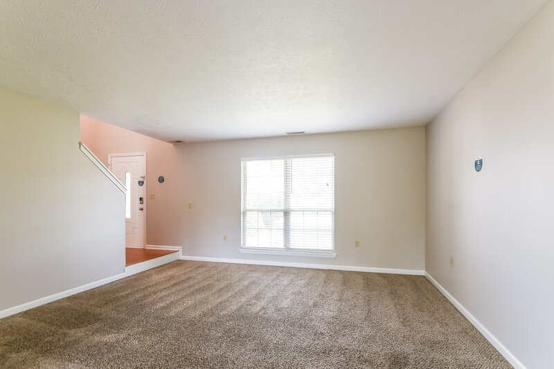 1,900/Mo, 4522 Golden Meadow Ct Indianapolis, IN 46254 Family Room View 2