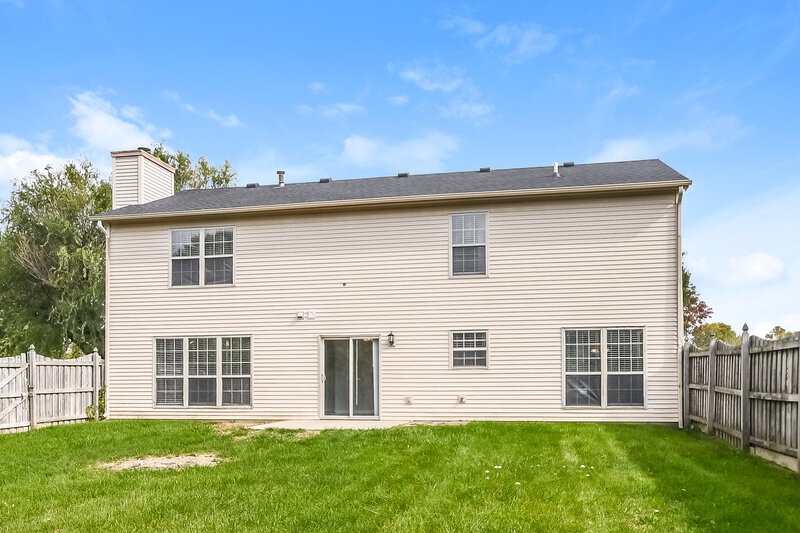 1,900/Mo, 4522 Golden Meadow Ct Indianapolis, IN 46254 Rear View