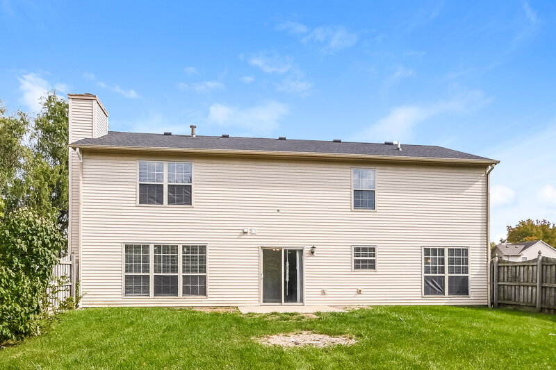 1,900/Mo, 4522 Golden Meadow Ct Indianapolis, IN 46254 Rear View 2
