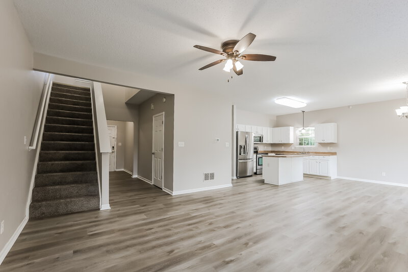 2,720/Mo, 10189 Blue Sky Dr Avon, IN 46123 Living Room View 2