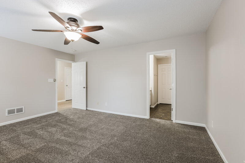 2,720/Mo, 10189 Blue Sky Dr Avon, IN 46123 Main Bedroom View 2