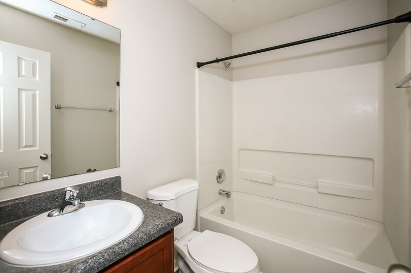 1,710/Mo, 2178 Rossington Ln Indianapolis, IN 46229 Bathroom View