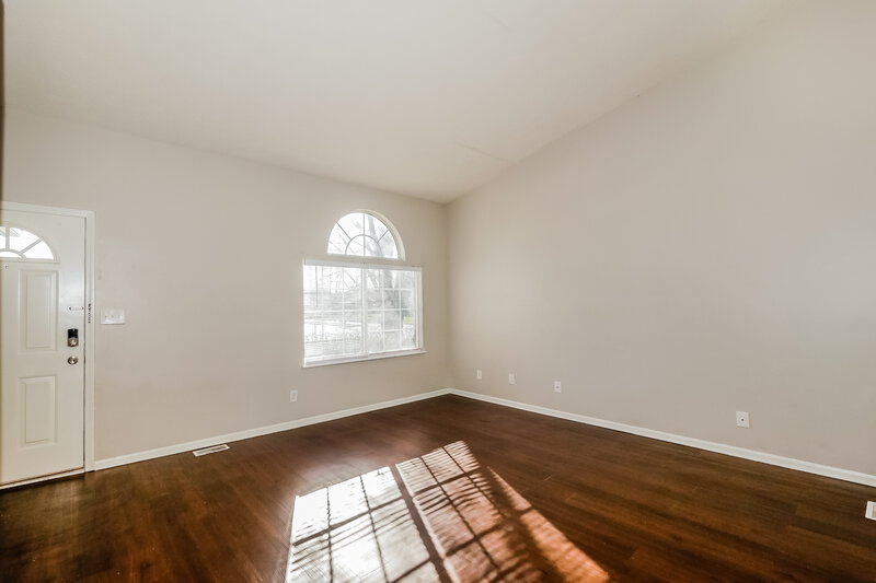 1,825/Mo, 7396 Glendale Dr Avon, IN 46123 Living Room View 2