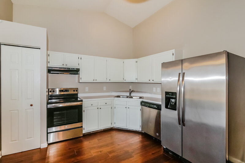 1,825/Mo, 7396 Glendale Dr Avon, IN 46123 Kitchen View