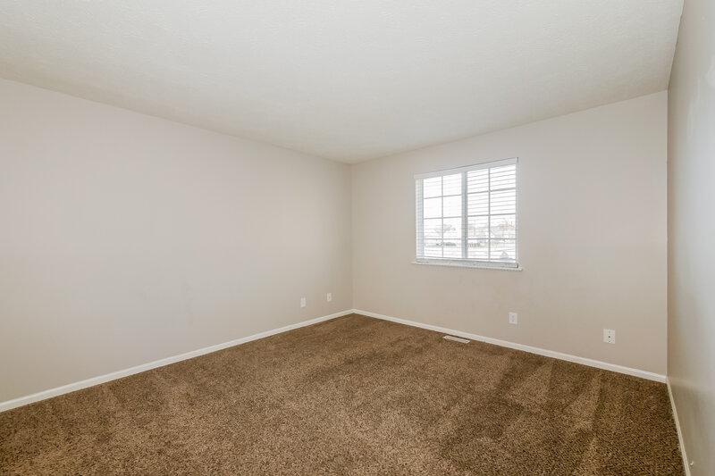 1,825/Mo, 7396 Glendale Dr Avon, IN 46123 Main Bedroom View