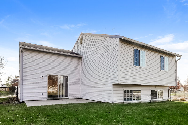 1,825/Mo, 7396 Glendale Dr Avon, IN 46123 Rear View