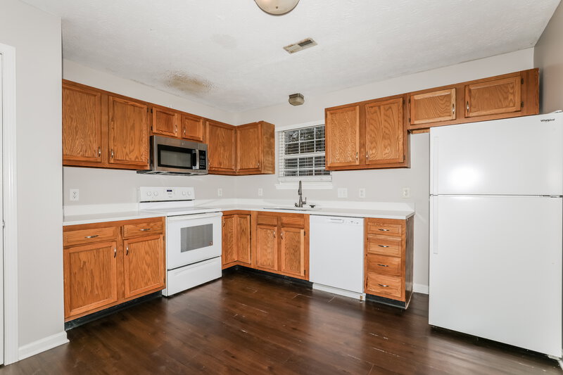 1,760/Mo, 4553 Golden Meadow Dr Indianapolis, IN 46254 Kitchen View