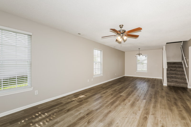1,975/Mo, 5412 Powder River Ct Indianapolis, IN 46221 Living Room View