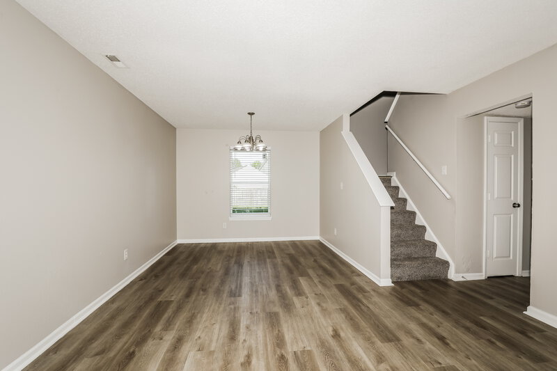 1,975/Mo, 5412 Powder River Ct Indianapolis, IN 46221 Living Room View 2