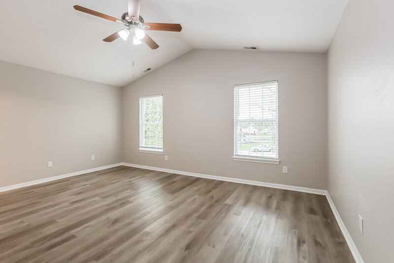 2,020/Mo, 5412 Powder River Ct Indianapolis, IN 46221 Main Bedroom View