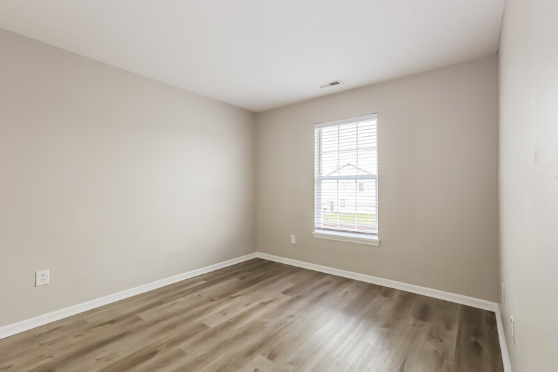 2,020/Mo, 5412 Powder River Ct Indianapolis, IN 46221 Bedroom View 3