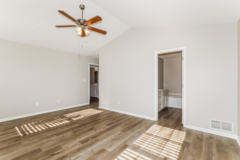 1,975/Mo, 5412 Powder River Ct Indianapolis, IN 46221 Main Bedroom View 2