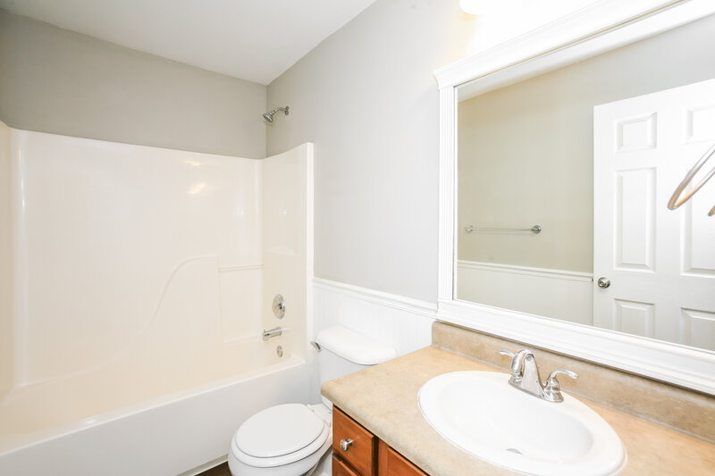 2,940/Mo, 15589 Outside Trl Noblesville, IN 46060 Bathroom View