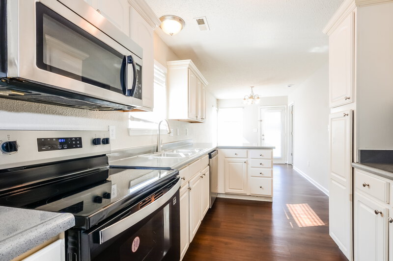 2,015/Mo, 9674 Thomas Ln Avon, IN 46123 Kitchen View