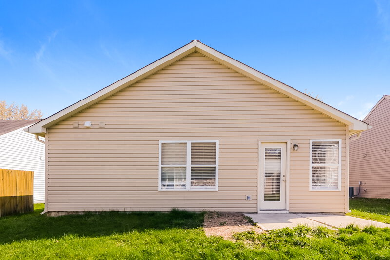 2,015/Mo, 9674 Thomas Ln Avon, IN 46123 Rear View