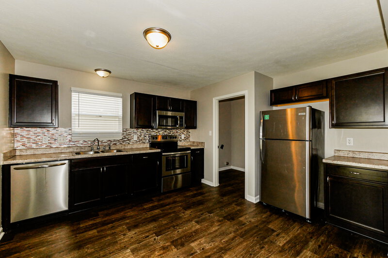 1,835/Mo, 8104 Grove Berry Way Indianapolis, IN 46239 Kitchen View 2